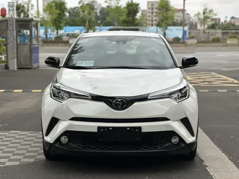 2020 Toyota C-HR с пробегом 61 000 км
