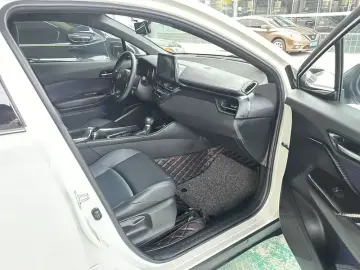 2020 Toyota C-HR с пробегом 61 000 км