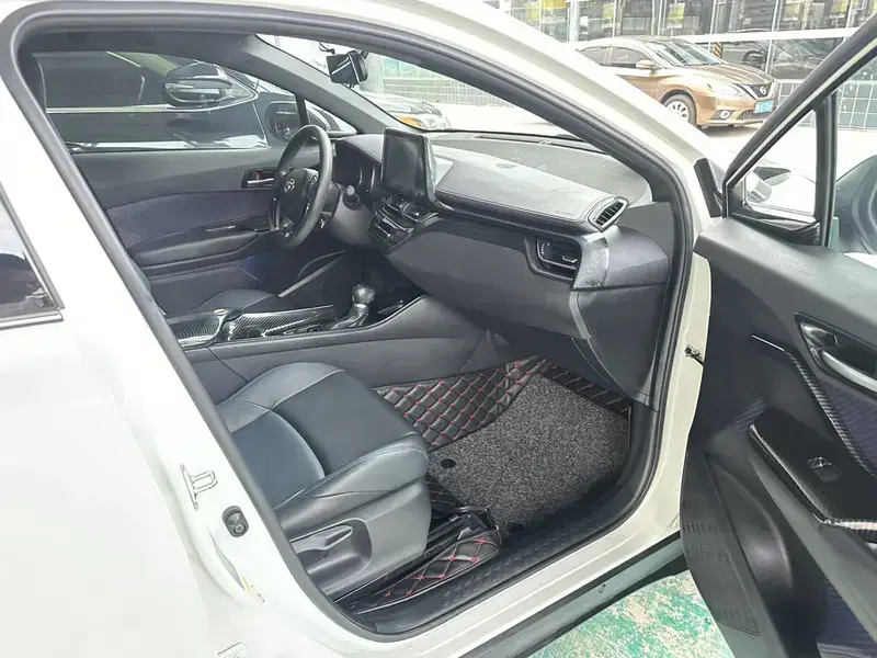 2020 Toyota C-HR с пробегом 61 000 км