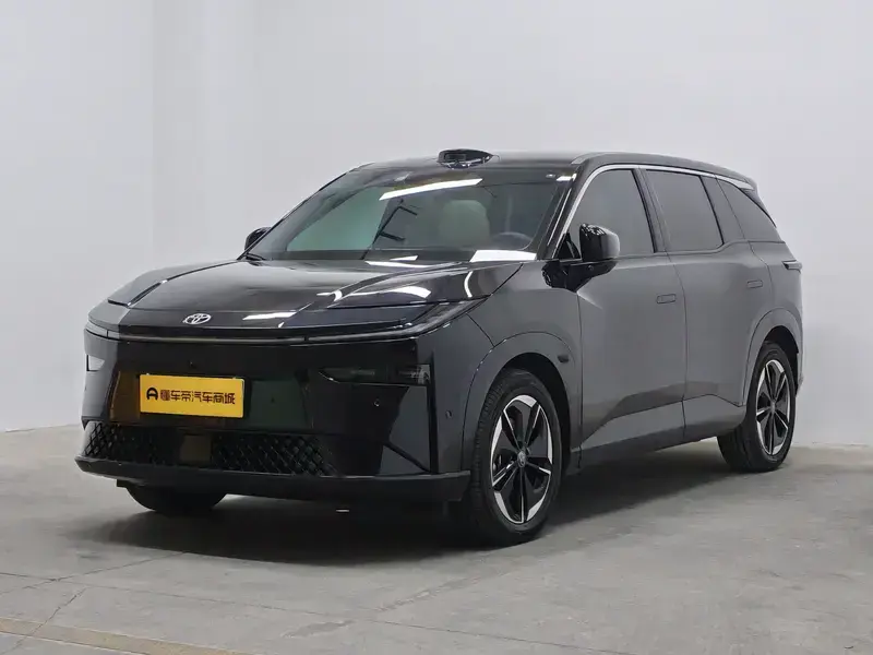 2025 Toyota bZ3X с пробегом 7 300 км