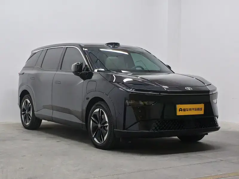 2025 Toyota bZ3X с пробегом 7 300 км