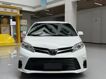 2020 Toyota Sienna с пробегом 60 000 км