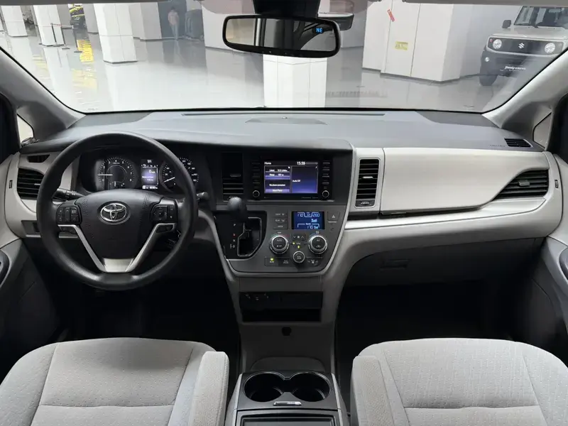 2020 Toyota Sienna с пробегом 60 000 км