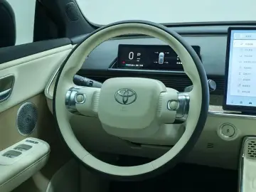 2025 Toyota bZ3X с пробегом 7 300 км