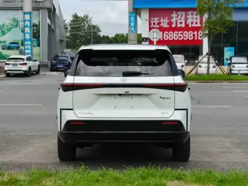 2025 Toyota bZ3X с пробегом 200 км
