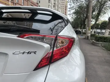2023 Toyota C-HR с пробегом 22 800 км