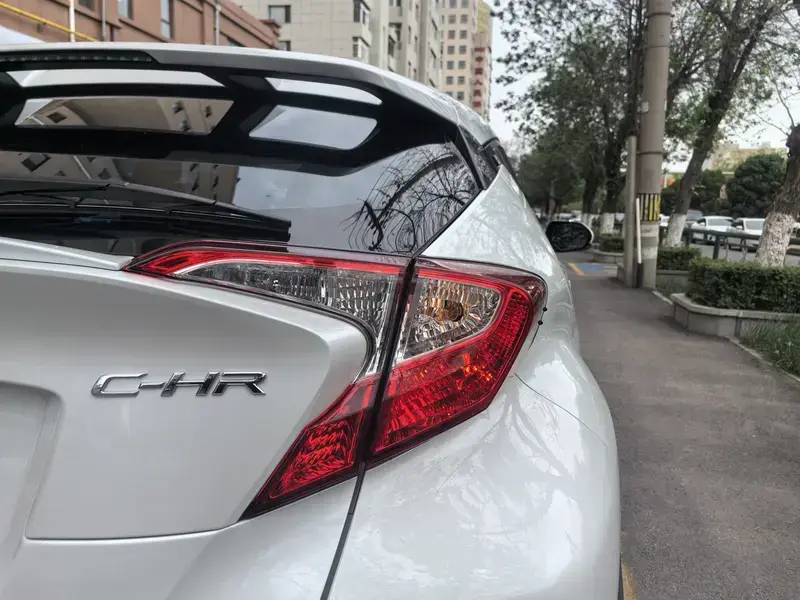 2023 Toyota C-HR с пробегом 22 800 км