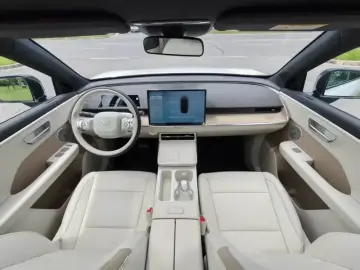 2025 Toyota bZ3X с пробегом 200 км