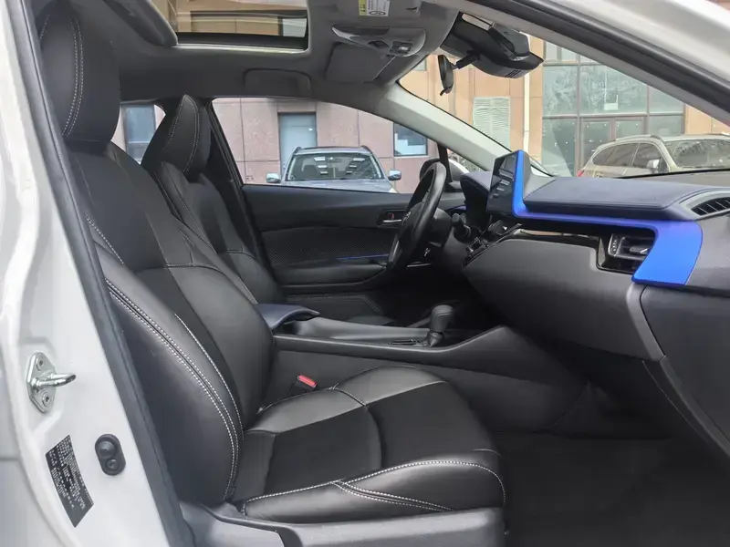 2023 Toyota C-HR с пробегом 22 800 км