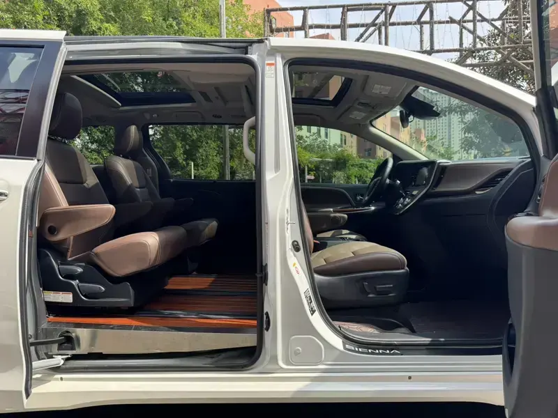 2019 Toyota Sienna с пробегом 84 700 км