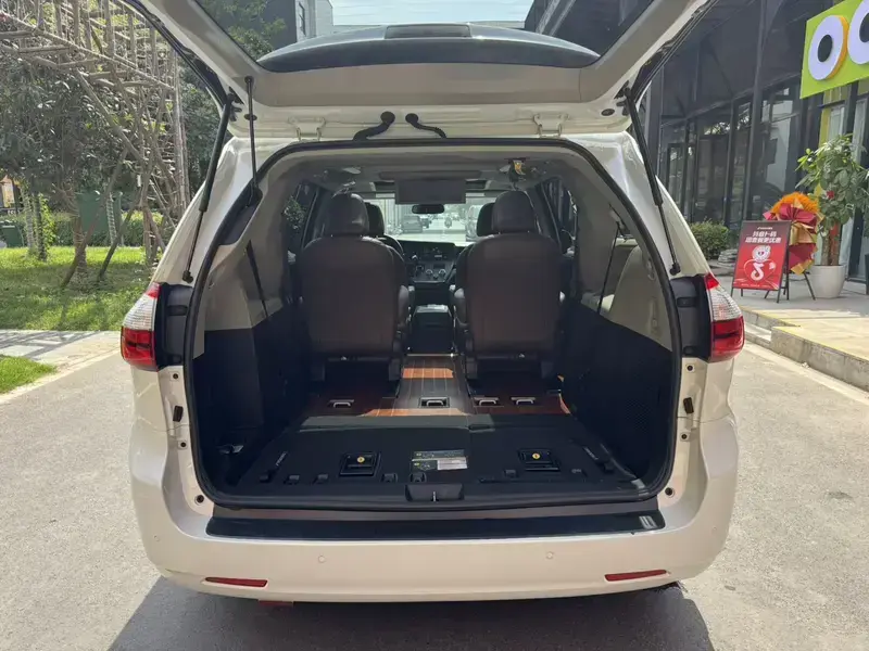 2019 Toyota Sienna с пробегом 84 700 км