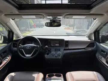 2019 Toyota Sienna с пробегом 84 700 км