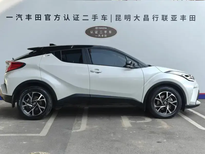 2022 Toyota C-HR с пробегом 62 000 км