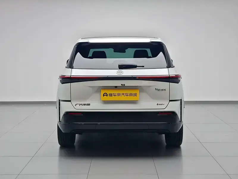 2025 Toyota bZ3X с пробегом 32 200 км