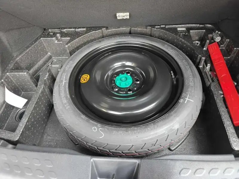 2022 Toyota C-HR с пробегом 62 000 км