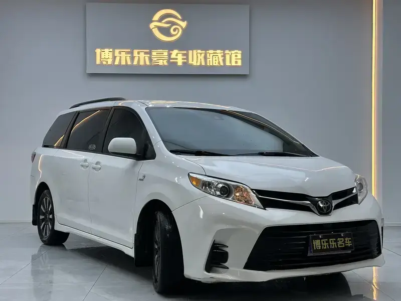 2019 Toyota Sienna с пробегом 89 000 км