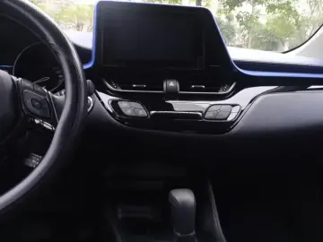 2022 Toyota C-HR с пробегом 17 600 км