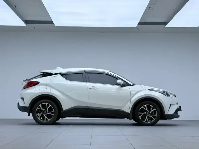 2020 Toyota C-HR с пробегом 97 500 км