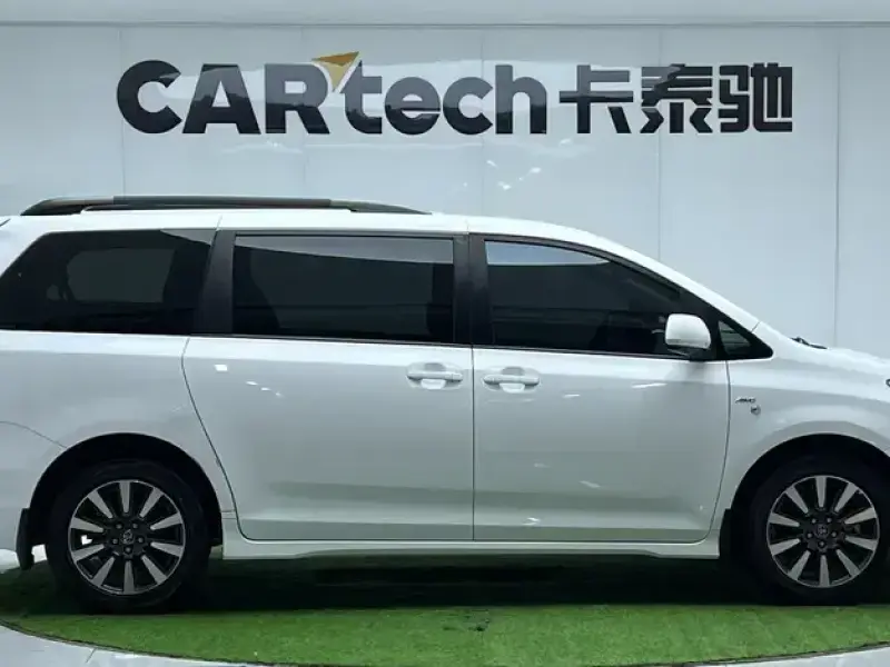 2019 Toyota Sienna с пробегом 209 900 км