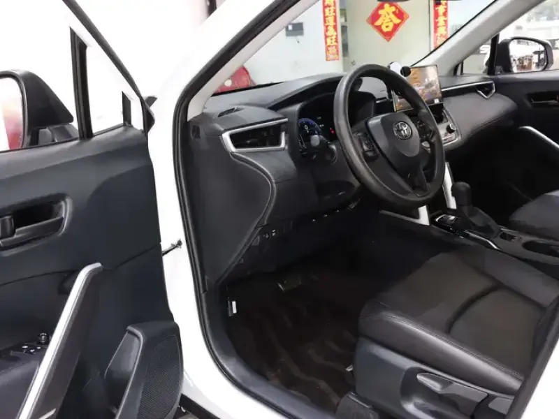 2024 Toyota Corolla Cross с пробегом 13 000 км
