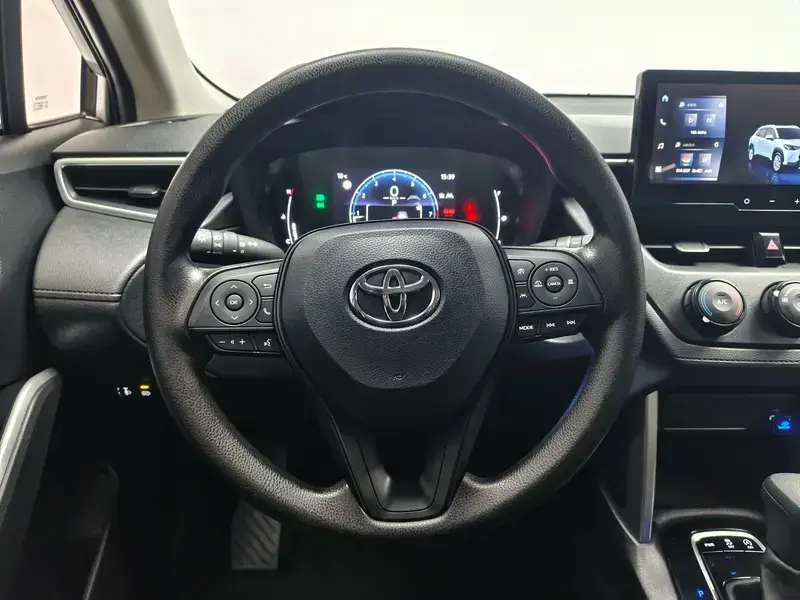 2023 Toyota Corolla Cross с пробегом 16 800 км