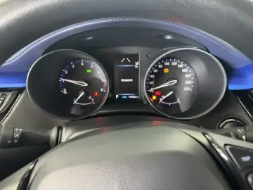 2022 Toyota C-HR с пробегом 17 000 км