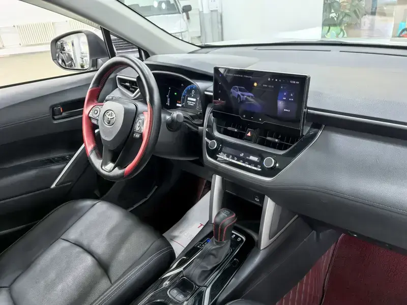 2023 Toyota Corolla Cross с пробегом 53 000 км