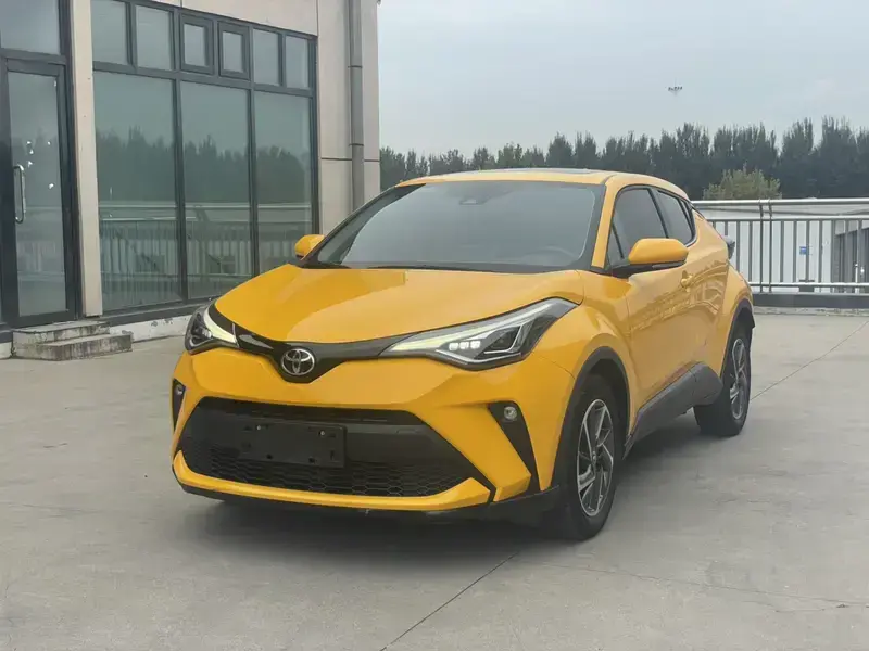 2021 Toyota C-HR с пробегом 28 000 км