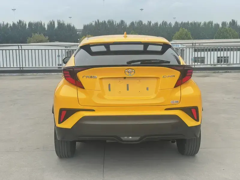 2021 Toyota C-HR с пробегом 28 000 км