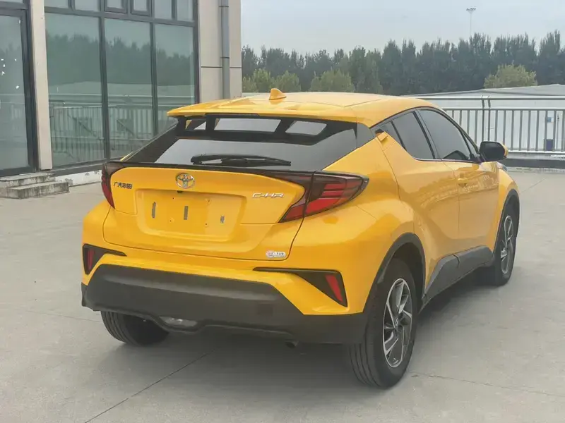 2021 Toyota C-HR с пробегом 28 000 км
