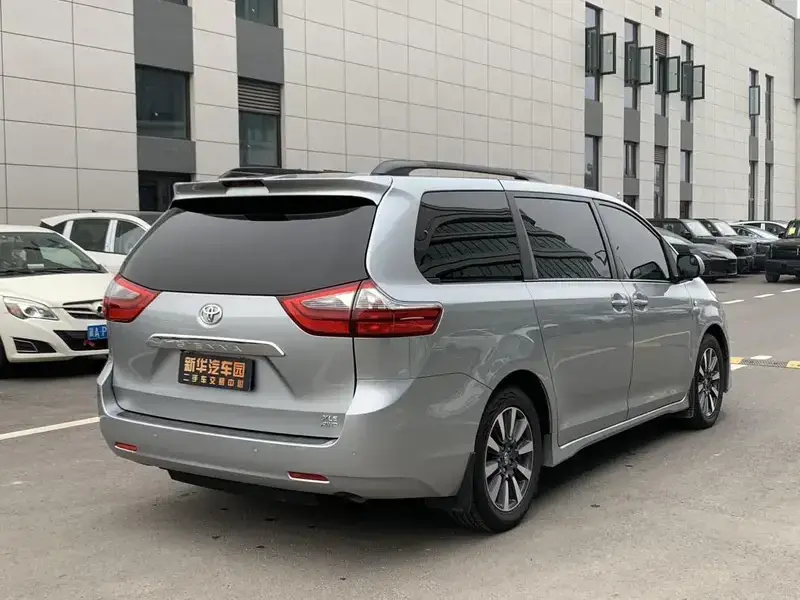 2019 Toyota Sienna с пробегом 84 000 км