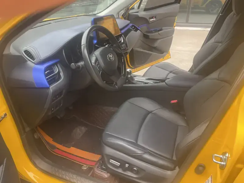2021 Toyota C-HR с пробегом 28 000 км