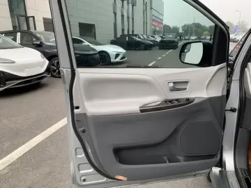 2019 Toyota Sienna с пробегом 84 000 км