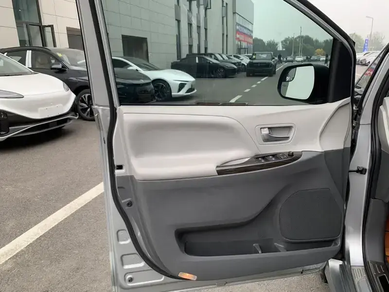 2019 Toyota Sienna с пробегом 84 000 км