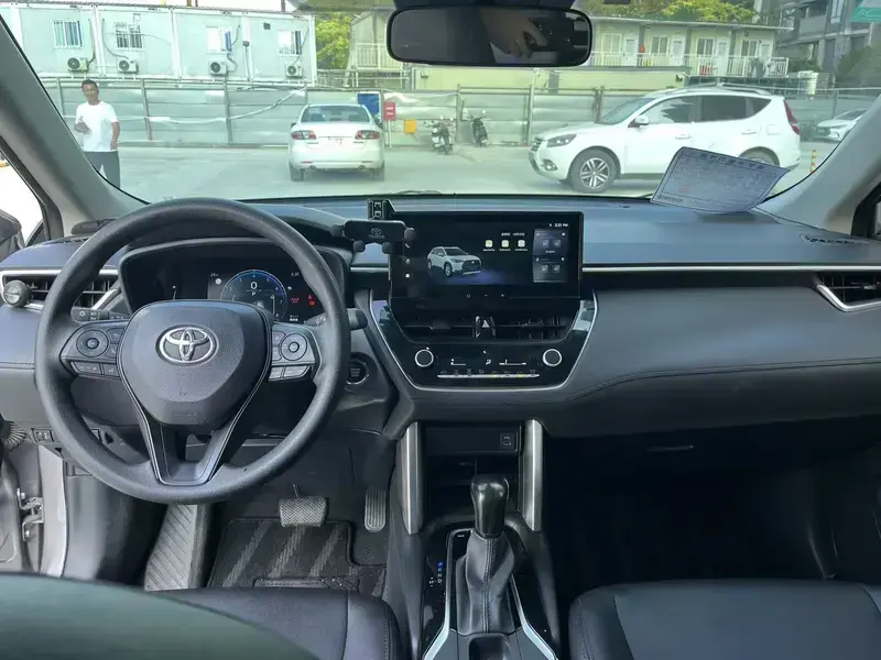 2024 Toyota Corolla Cross с пробегом 16 000 км