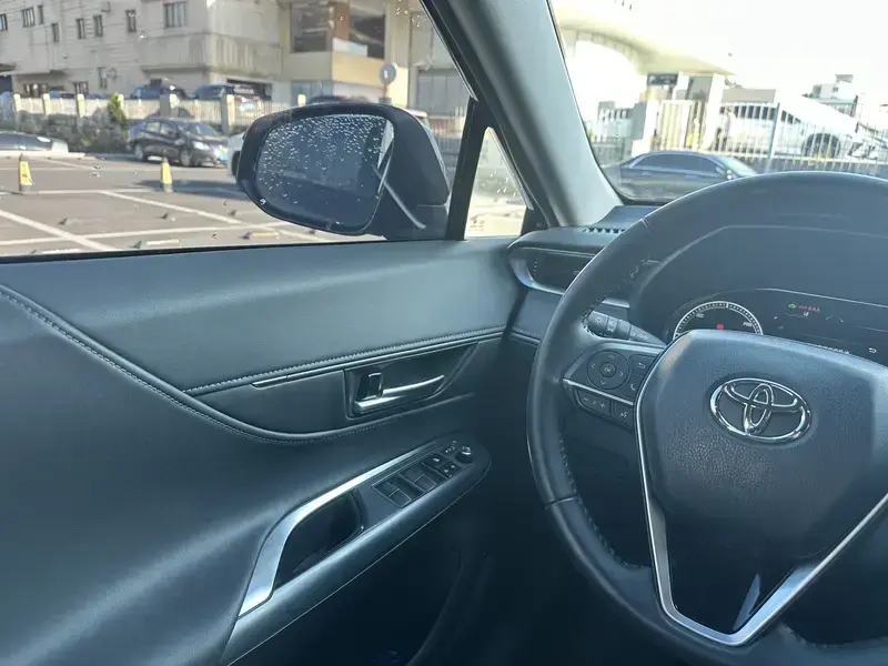 2022 Toyota Venza с пробегом 26 900 км