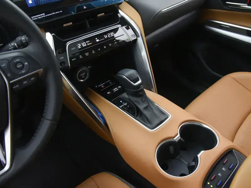 2024 Toyota Venza с пробегом 1 000 км