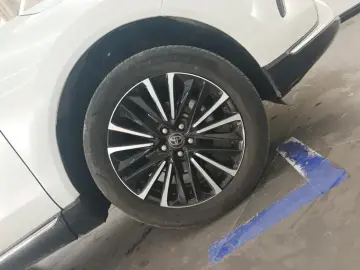 2023 Toyota Venza с пробегом 34 000 км