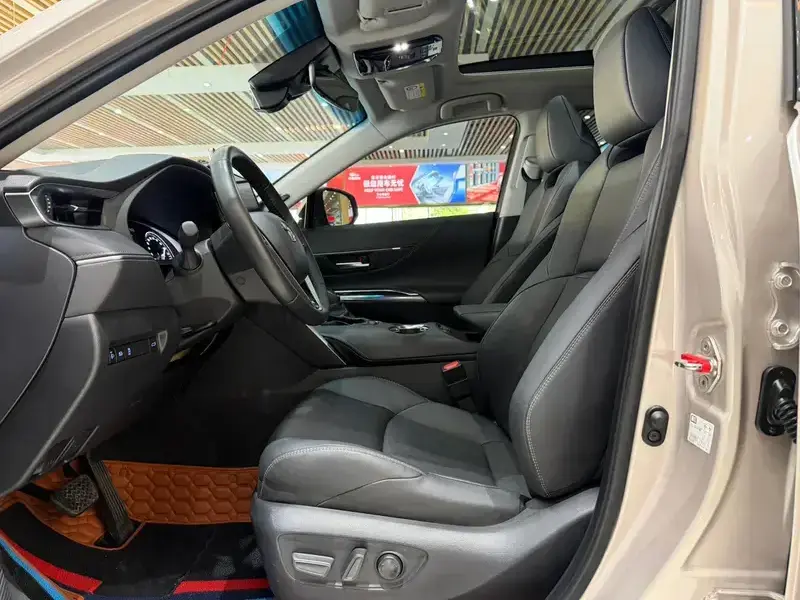 2022 Toyota Venza с пробегом 54 000 км