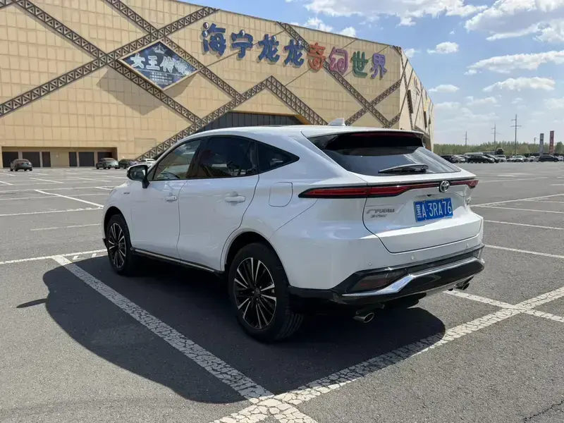 2022 Toyota Venza с пробегом 11 000 км