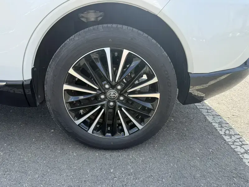 2022 Toyota Venza с пробегом 11 000 км