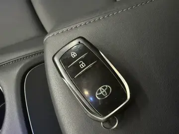 2023 Toyota Venza с пробегом 23 300 км