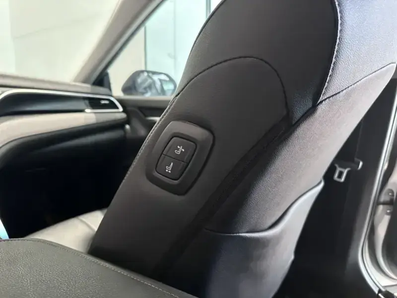 2021 Toyota Camry с пробегом 19 000 км