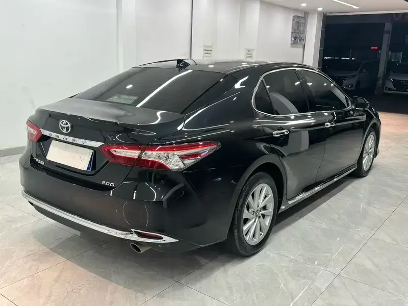 2023 Toyota Camry с пробегом 50 000 км