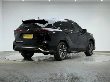 2024 Toyota Crown Kluger с пробегом 54 000 км