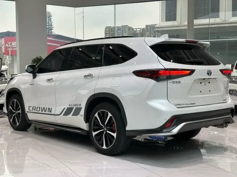 2023 Toyota Crown Kluger с пробегом 36 000 км