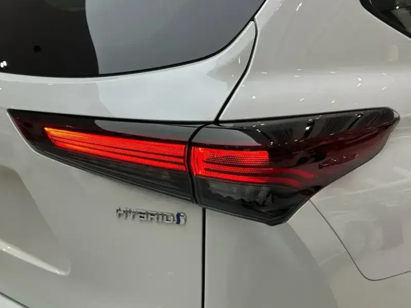 2023 Toyota Crown Kluger с пробегом 36 000 км