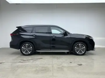 2024 Toyota Crown Kluger с пробегом 14 900 км
