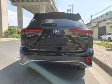 2021 Toyota Crown Kluger с пробегом 24 200 км