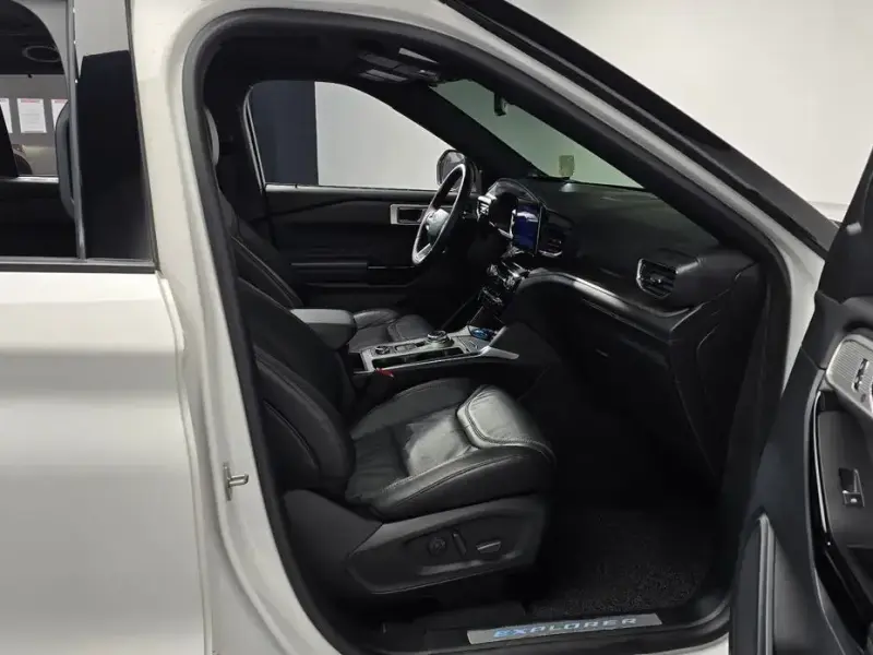 2023 Ford Explorer с пробегом 16 055 км